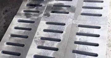 广东 芝麻灰石材沟盖板