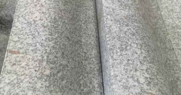 广东芙蓉白S型拉丝面路沿石