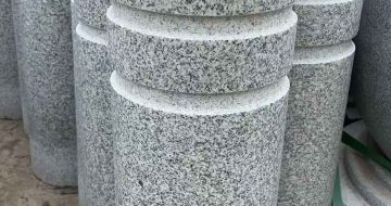 广东 芝麻白花岗岩挡车柱、隔离柱多少钱