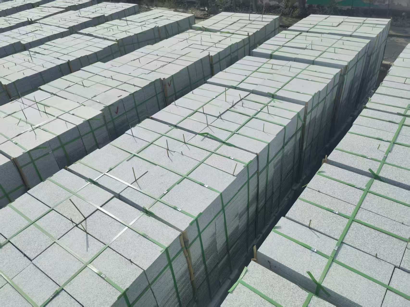 广东 芝麻白1.8公分火烧300*600地铺，清仓大甩卖