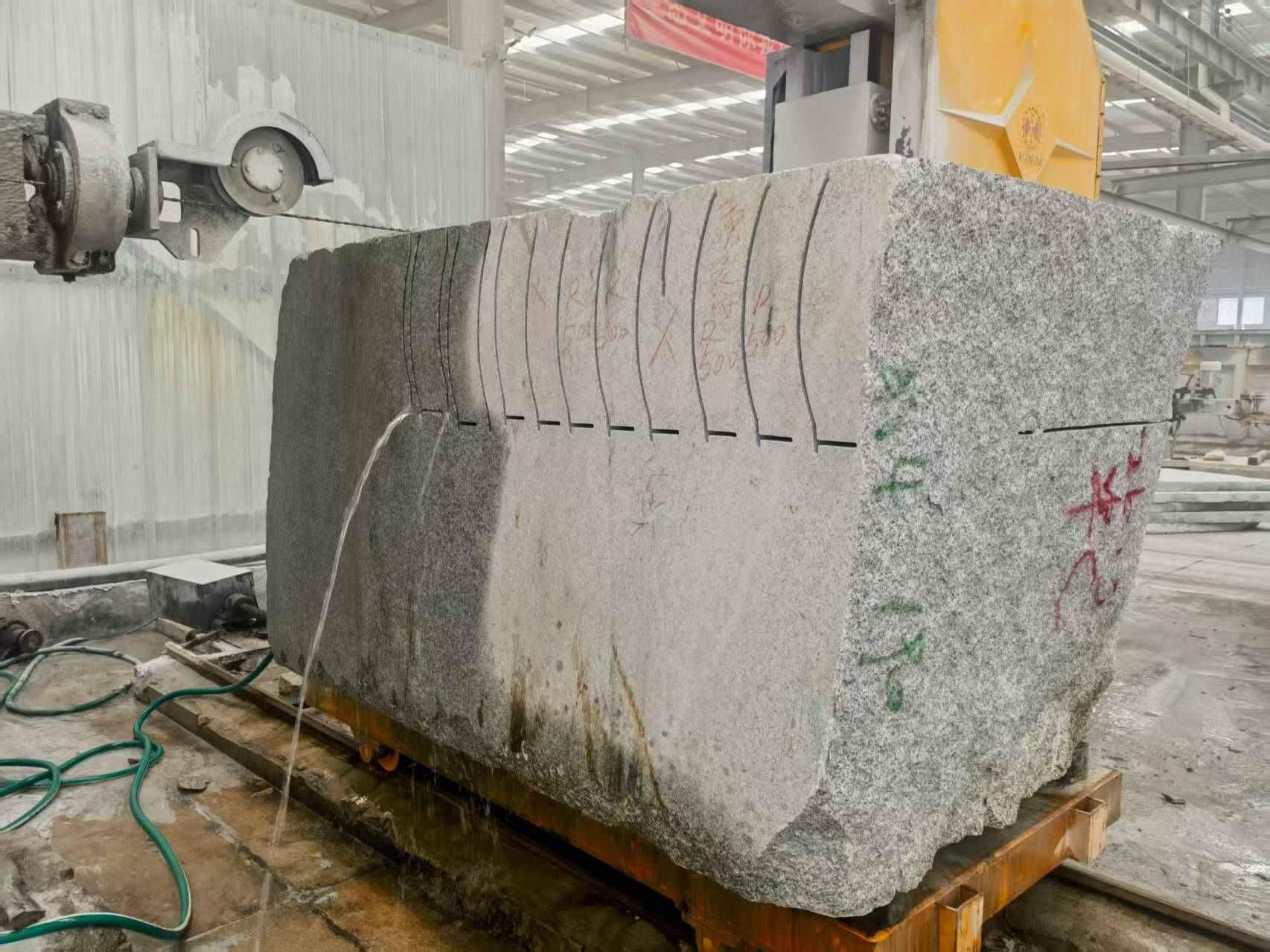 广东 602，大花芙蓉白，绳锯加工弧形路沿石