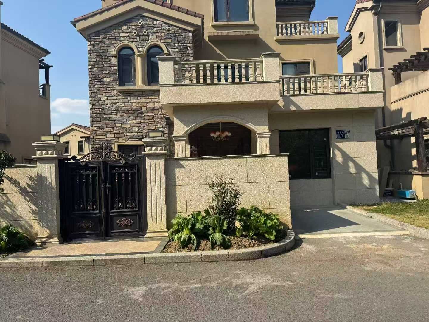 广东黄金麻别墅干挂效果展示