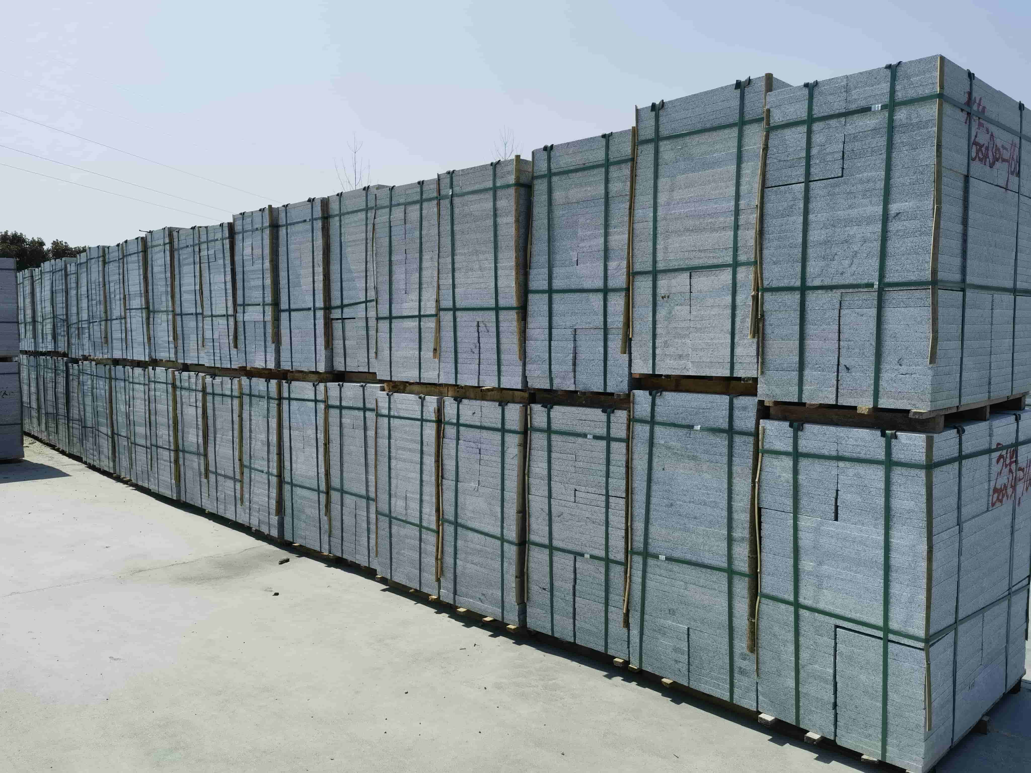 广东芝麻白火烧300*600处理价：3公分23元，5公分28元