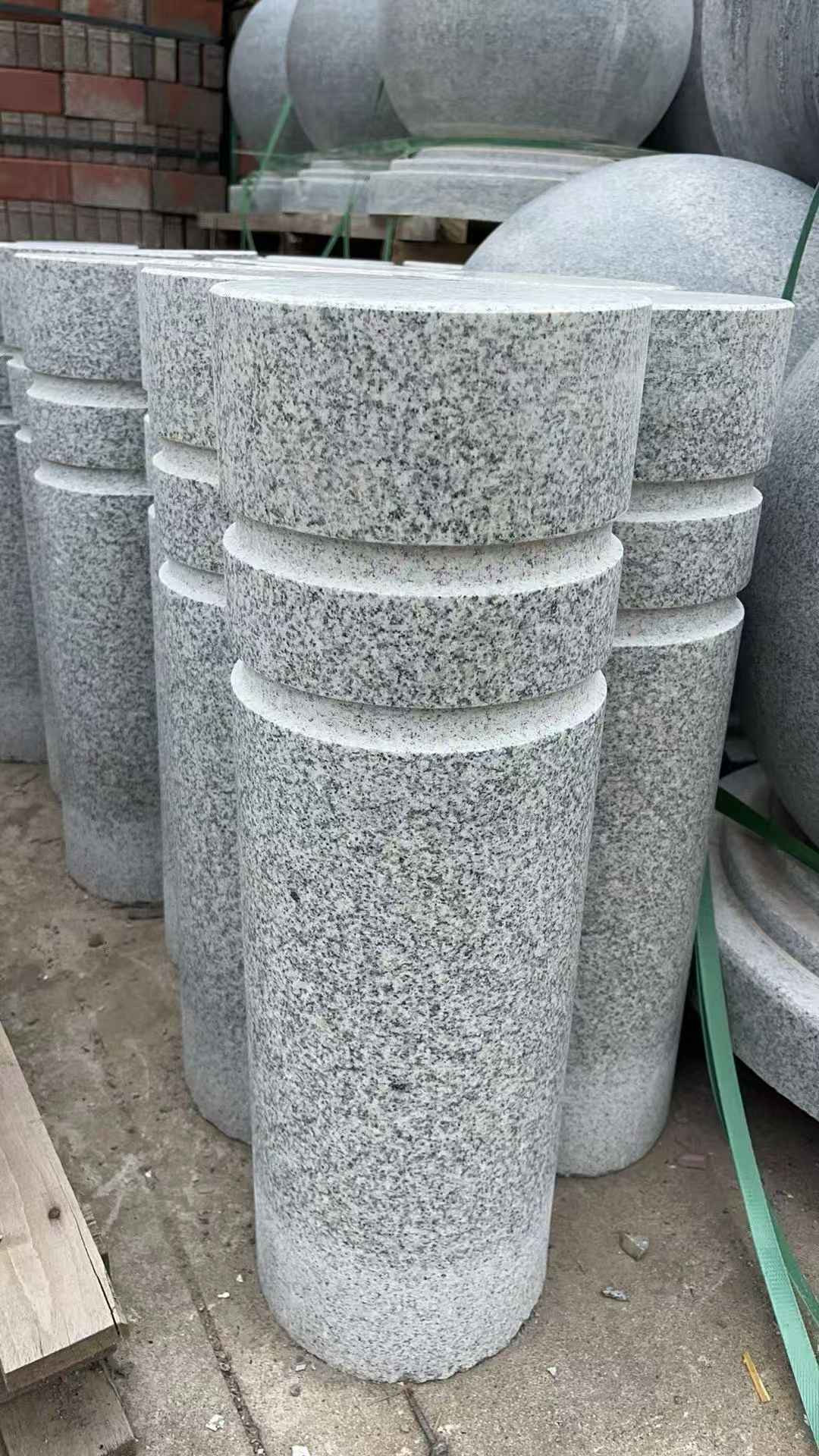 广东 芝麻白花岗岩挡车柱、隔离柱多少钱