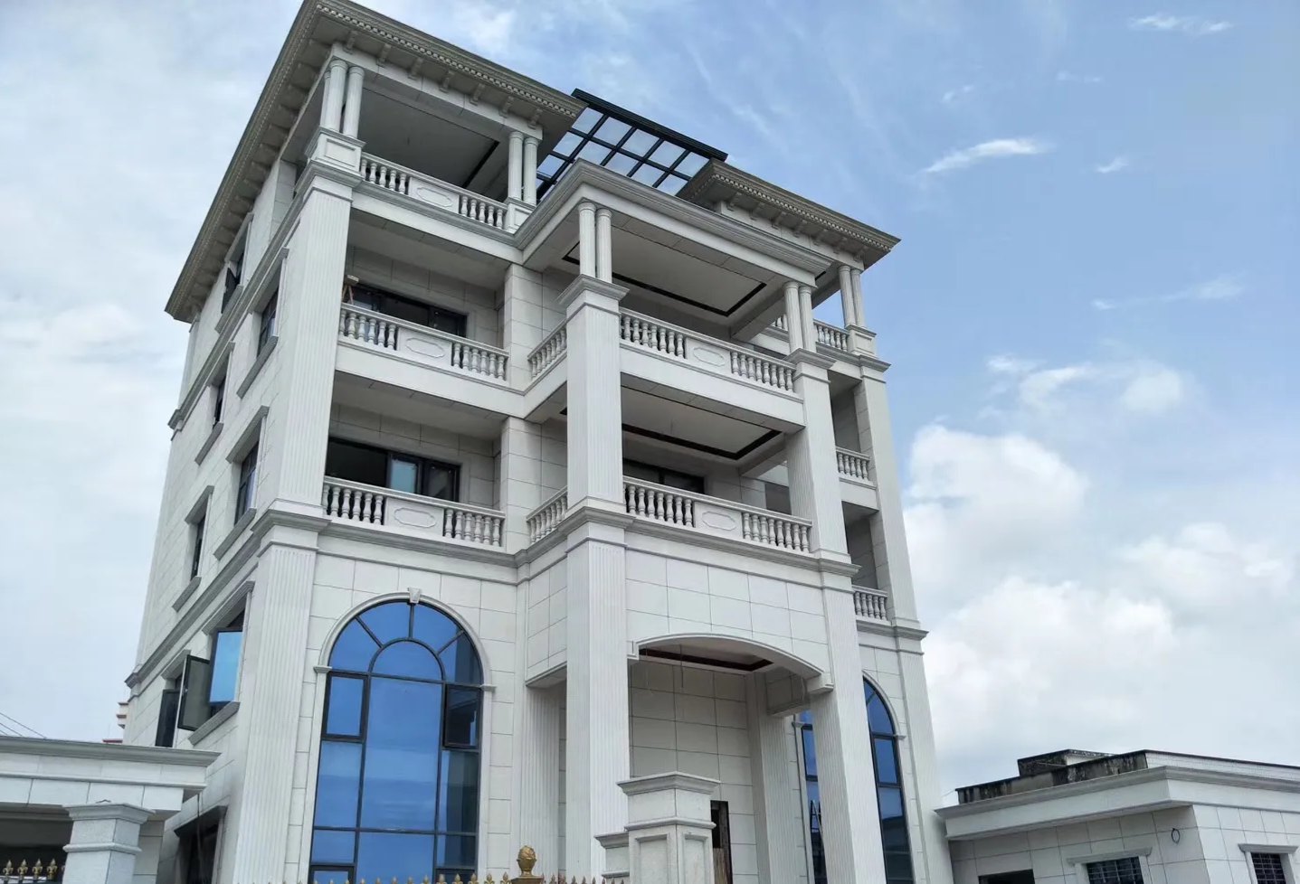 广东芝麻白别墅干挂效果展示