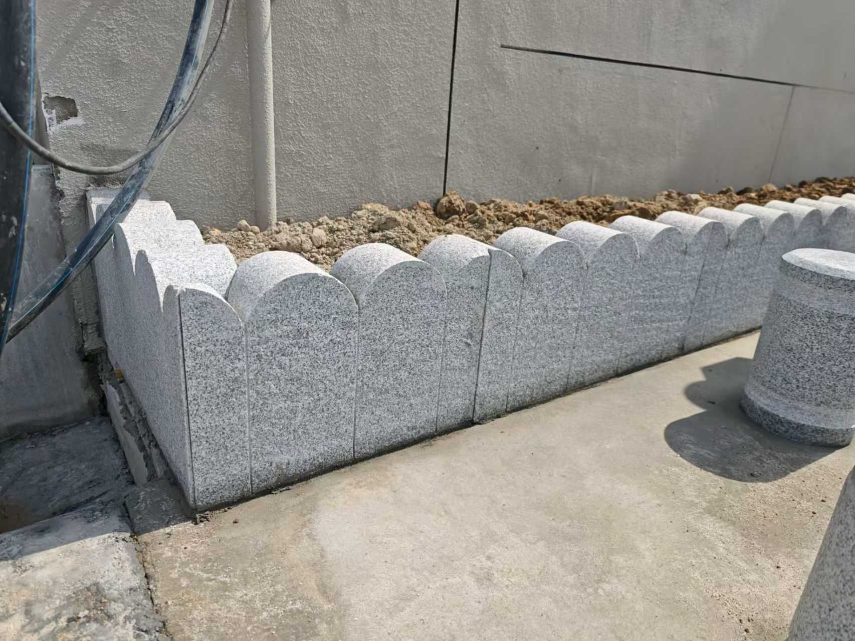 广东 芝麻白花岗岩花边石铺装效果图