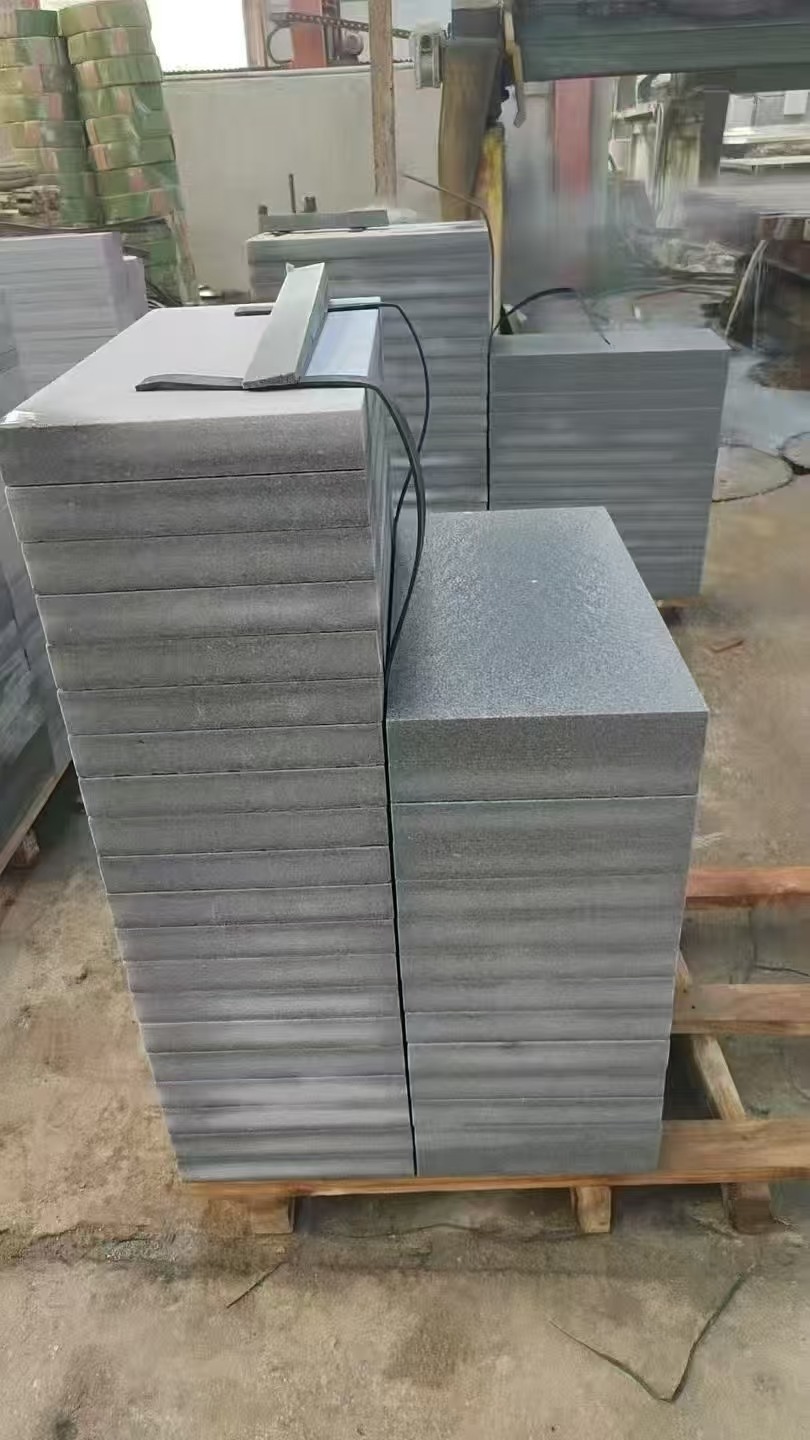 广东 芝麻灰火烧面300*600*50地铺石材